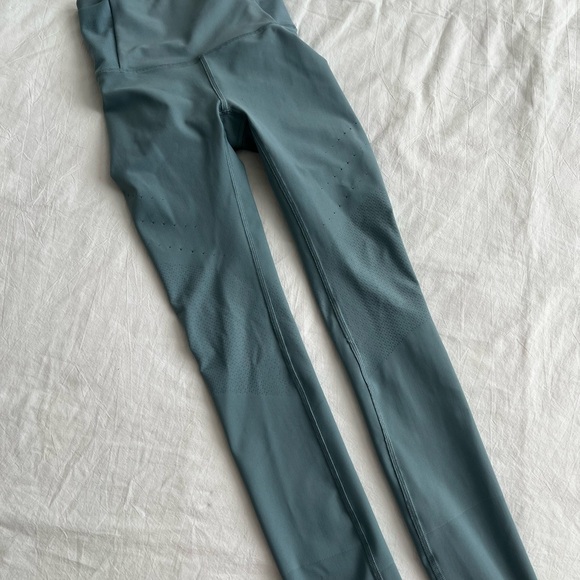 Lululemon leggings - Picture 3 of 5